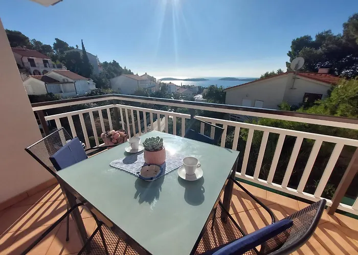 Zvonimir Apartman Hvar Town
